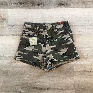 Army Shorts     Size 5.  Never worn